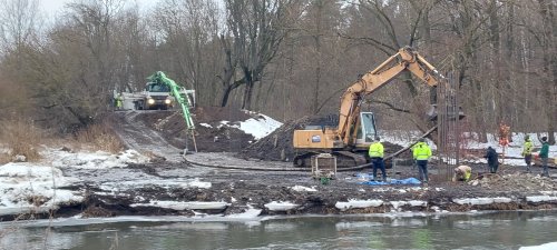 Prace przy budowie kładek postępują