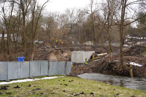Co słychać na budowie kładek?