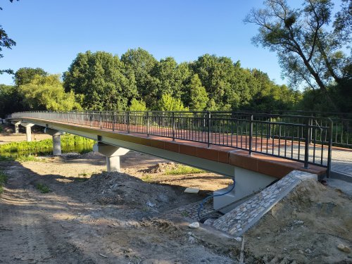 Kładki nad Świnką i Wieprzem coraz ładniejsze