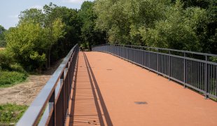 Nowe kładki pieszo-rowerowe nad Świnką i Wieprzem: Testy oświetlenia i postępy prac - 4 sierpnia 2026 - kliknij, aby przejść do galerii